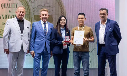Summitek Technology, Polonya Uluslararası Fuarı'nda &ccedil;arpıcı bir g&ouml;r&uuml;n&uuml;m sergileyerek yenilik&ccedil;i teknolojisiyle sekt&ouml;r&uuml;n geleceğine &ouml;nc&uuml;l&uuml;k etti!