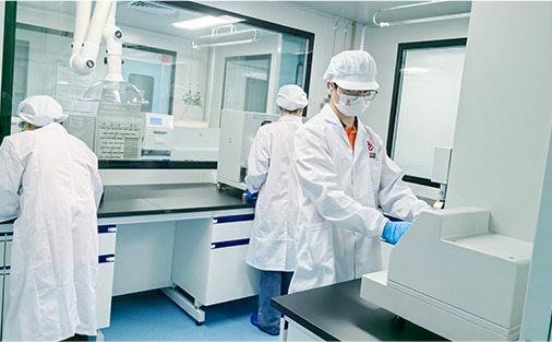 Temiz Oda Laboratuvarında Ekip &Ccedil;alışması