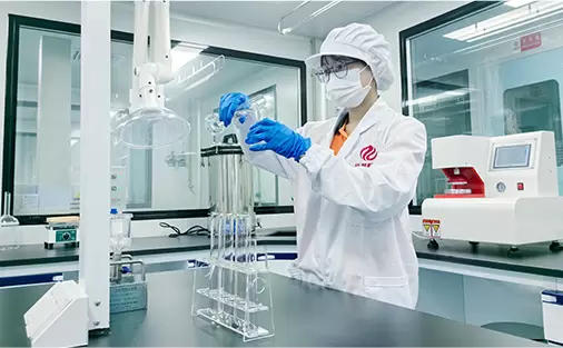 Malzeme Testini Y&uuml;r&uuml;ten Laboratuvar Teknisyeni